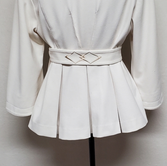Simply Chloe Dao Off-White Cropped Flared Pleated Bell Sleeve Belted Jacket M - Picture 14 of 16